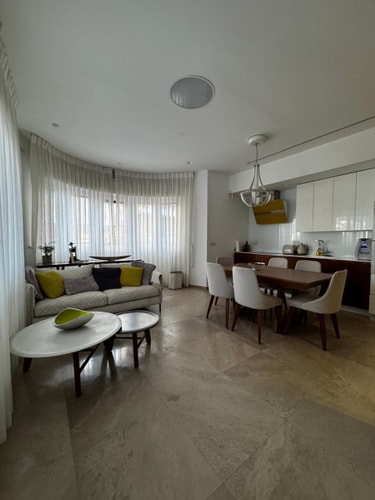 Beachfront 2BR/2BA Desing Suite on Tel-Aviv 13 Dwell