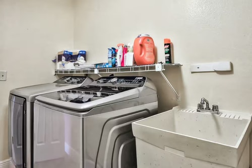 Sarasota 3BR | Pet-Friendly, Fenced Yard 36 Dwell