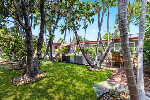 Relaxing 1BR w/ BBQ, Patio & Convenient Access 24 Dwell