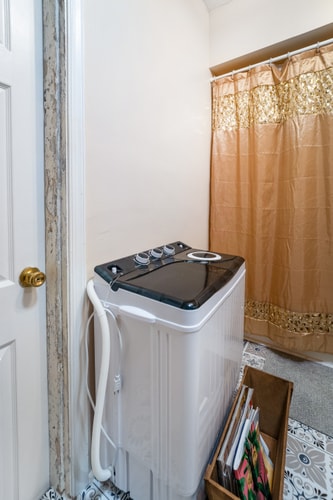 Renovated 4BR | 10 Min to Liberty University 48 Dwell