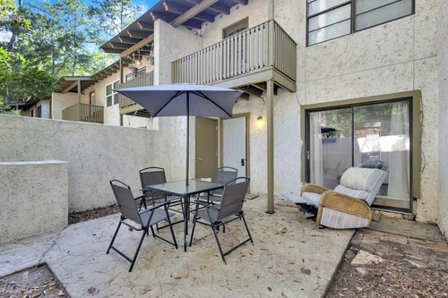 Central Hilton Head 2BR | Pool + Beaches 12 Dwell