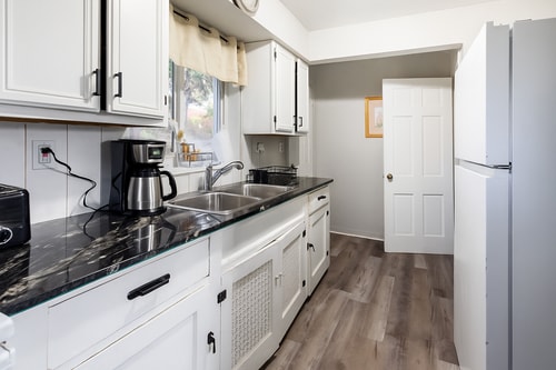 Quiet Pittsburgh 3BR | Parking, AC + Pets Dwell