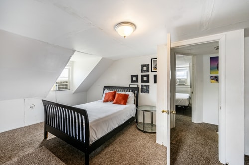 Charming Haven | Near Downtown Detroit 12 Dwell