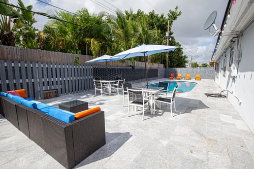 Spacious 5-Bedroom House with Pool in North Miami 48 Dwell