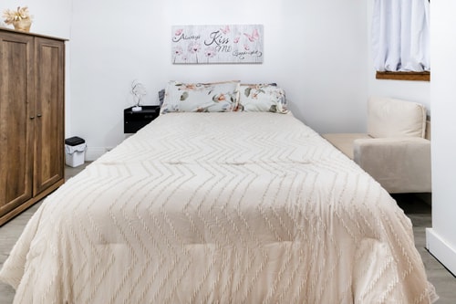 Spacious 2BR Apt • Free Parking • Baden 3 Dwell