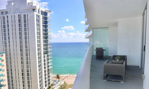 Ocean View Apt on the Beach 2 Bedroom 2 Bath. 41 Dwell