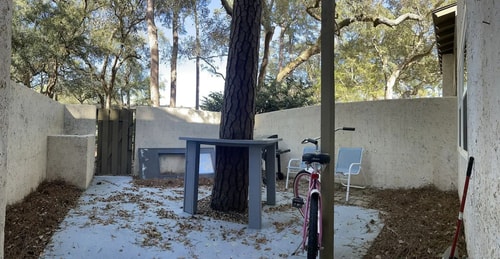 Bright 2BR in Hilton Head | Pool + Parking 16 Dwell