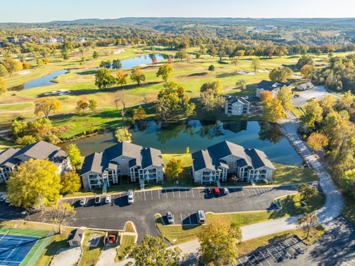 Branson 2BR Retreat | Jacuzzi + Gym + Pools 64 Dwell