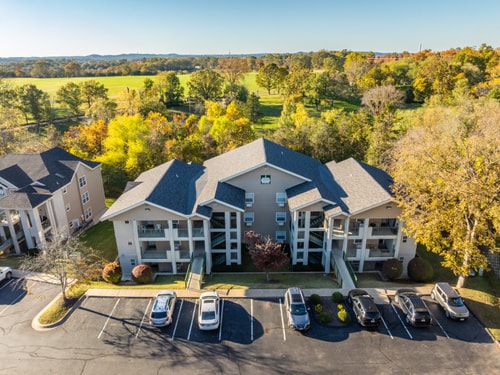 Branson 2BR Retreat | Jacuzzi + Gym + Pools 55 Dwell