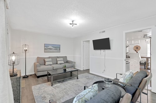 Central Hilton Head 2BR | Pool + Beaches 30 Dwell