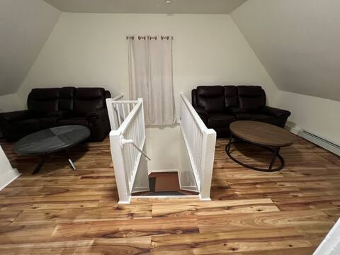 Spacious 3BR Niagara Stay + Backyard 5 Dwell