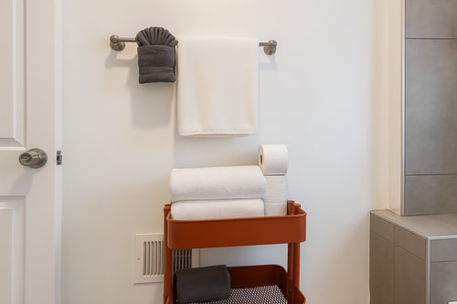 Detroit North End 6BR | Pets, WiFi, Parking 12 Dwell