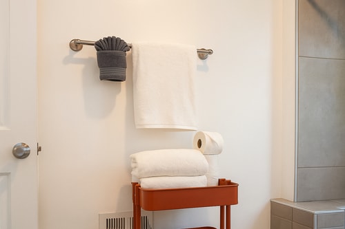 Detroit North End 6BR | Pets, WiFi, Parking 14 Dwell