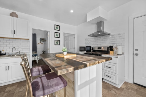 SW Detroit 3BR | 5–10 Min Downtown + Parking Dwell