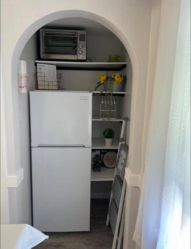 Pet-Friendly Whole Home w/ Fenced Yard 30 Dwell