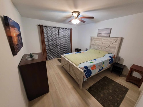 Newport News 4BR | Saltwater Pool & View 22 Dwell