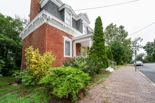 Renovated 4BR | 10 Min to Liberty University 56 Dwell