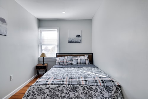 2BR Apt Near EWR & NYC • Workspace + Parking 1 Dwell