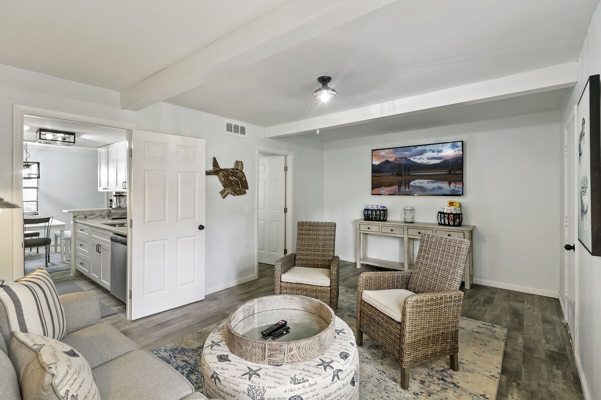 Hilton Head 2BR | Pool Access + Walk to Shops Dwell