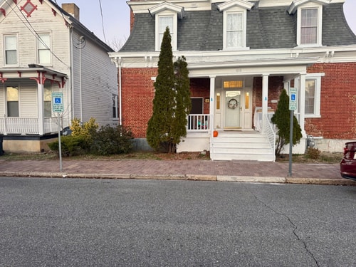 Renovated 4BR | 10 Min to Liberty University 75 Dwell