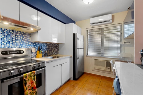 1BR Studio Parking, Pet Friendly and BBQ Area 8 Dwell