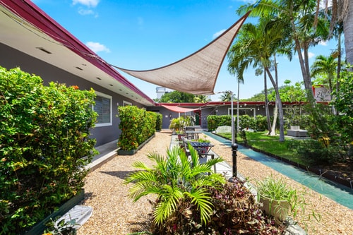 Bright 2BR Getaway | BBQ, Garden & Parking Dwell