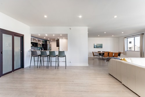 Seaside Penthouse with Pool & Direct Beach Access 13 Dwell