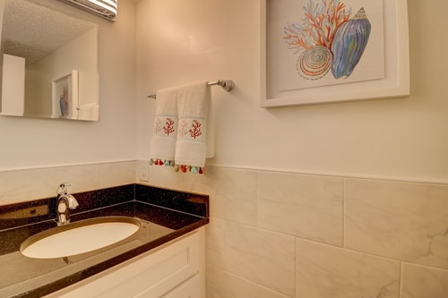 Hilton Head 2BR Townhome | Pool Access 25 Dwell