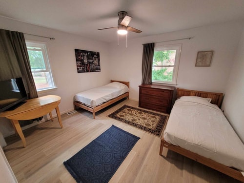 Newport News 4BR | Saltwater Pool & View 19 Dwell