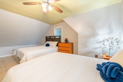 VA Riverfront 4BR | Dock + Kayaks + Games 22 Dwell