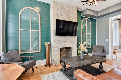 Downtown Milwaukee Area | 4BR Home | Sleeps 14 5 Dwell