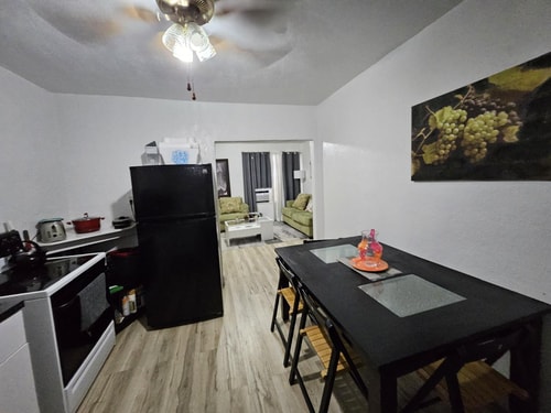 Brickell 2BR Retreat • Patio • Pets OK 5 Dwell