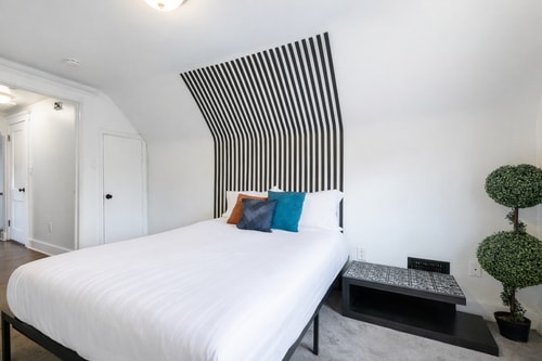 Stylish Detroit Stay | Close to City Highlights 18 Dwell