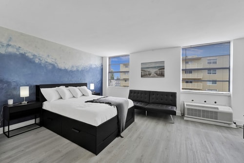 Ocean Dr 1BR • Miami Beach Getaway 5 Dwell