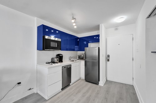 Ocean Dr 1BR • Miami Beach Getaway 12 Dwell