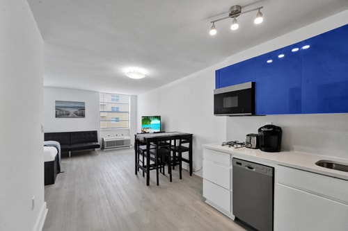 Ocean Dr 1BR • Miami Beach Getaway 7 Dwell