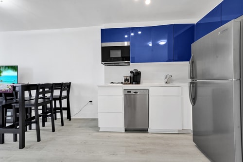 Ocean Dr 1BR • Miami Beach Getaway 13 Dwell