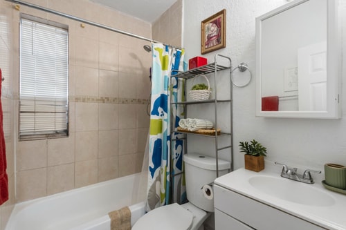 Miami Little Havana 2BR | Skyline Views + Yard 24 Dwell