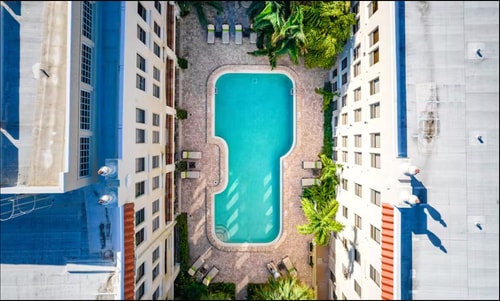 Beachside Palm Beach Condo | Pool & Walk to Sea 20 Dwell