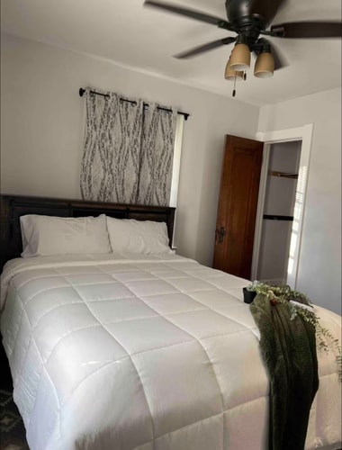 Pet-Friendly Whole Home w/ Fenced Yard 25 Dwell