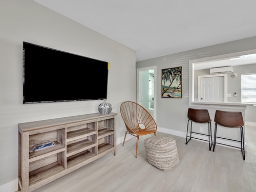 North Hollywood Beach 1BR | Walk to Ocean 10 Dwell