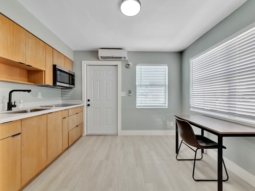 North Hollywood Beach 1BR | Walk to Ocean 15 Dwell