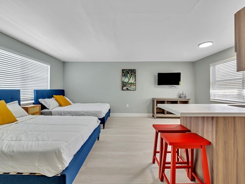 Beachside 1BR in Hollywood | Parking + WiFi 11 Dwell