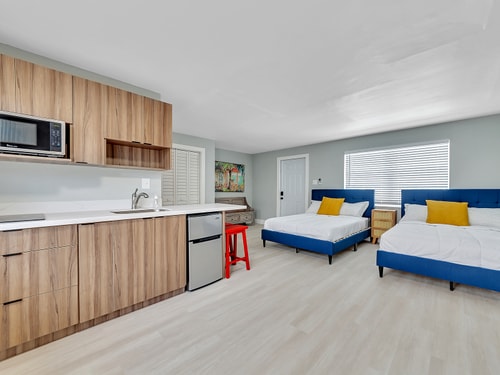 Beachside 1BR in Hollywood | Parking + WiFi 1 Dwell