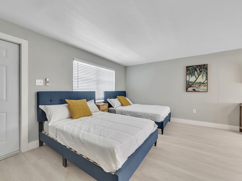 Beachside 1BR in Hollywood | Parking + WiFi 3 Dwell