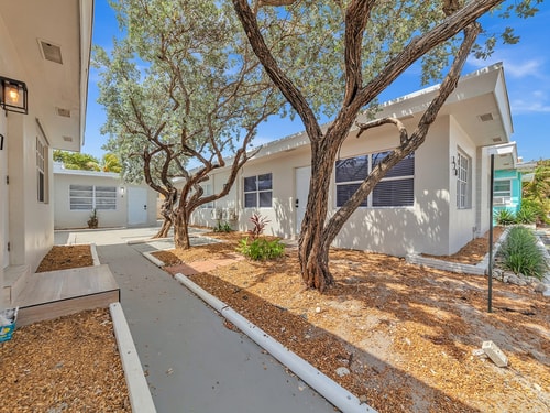 Dania Beach 1BR | Views + WiFi + Parking Dwell