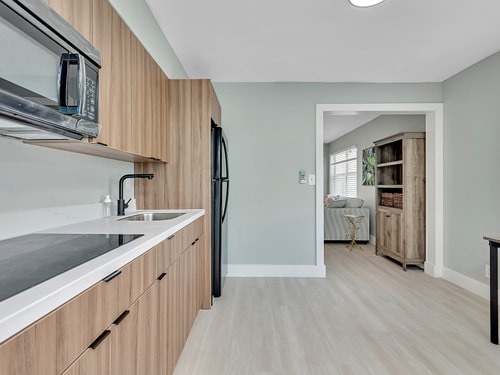 Dania Beach 1BR | Views + WiFi + Parking 14 Dwell