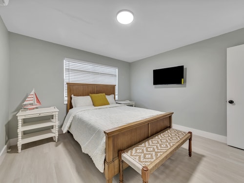 Hollywood Beach 1BR Getaway | WiFi + AC 7 Dwell