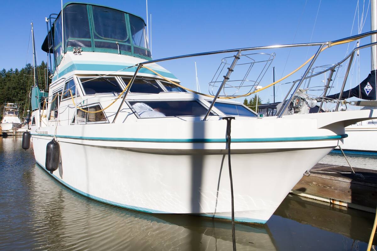 Charming 36ft Yacht | Steps to DTW Anacortes Dwell