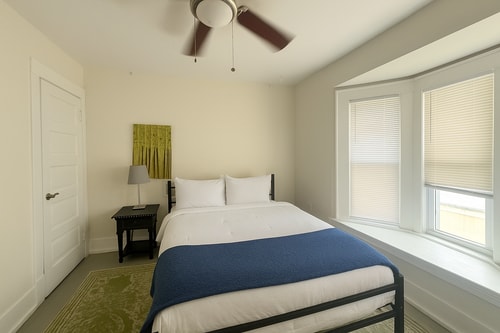 Detroit North End 6BR | Pets, WiFi, Parking 3 Dwell